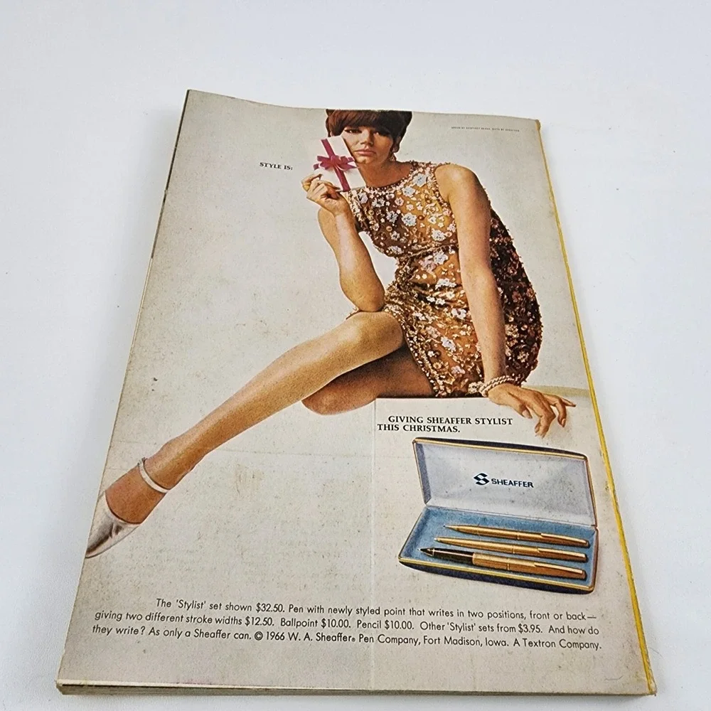 National Geographic Magazine December 1966 No ‎ Insert